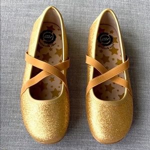 Livie & Luca gold shimmer shoe size 3 NBW